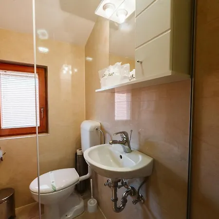 Irish Centre Aparthotel 3*