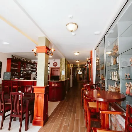 Aparthotel Irish Centre 3*