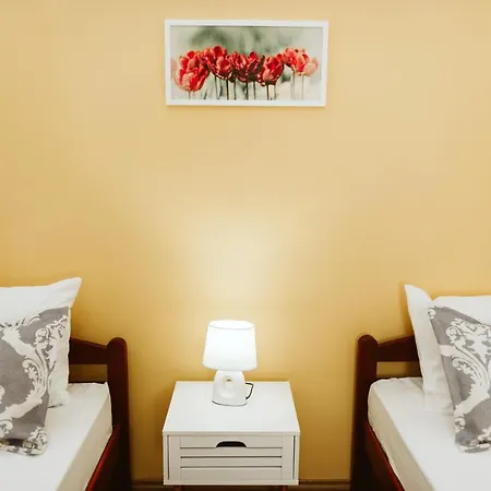 Aparthotel Irish Centre 3*