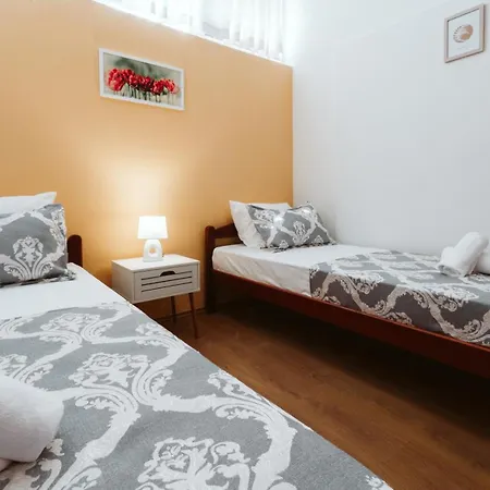 Irish Centre Aparthotel 3*