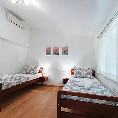 Hotel apartamentowy Irish Centre 3*