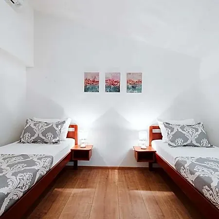 Hotel apartamentowy Irish Centre