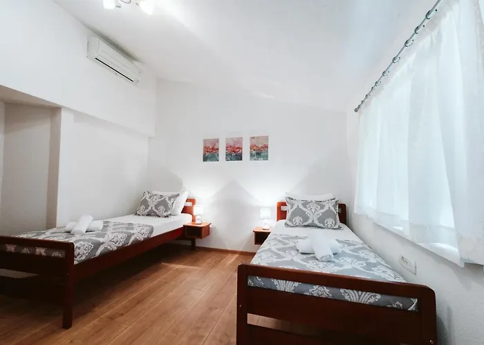 Apart-hotel Irish Centre 3*