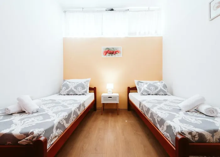 Aparthotel Irish Centre 3*